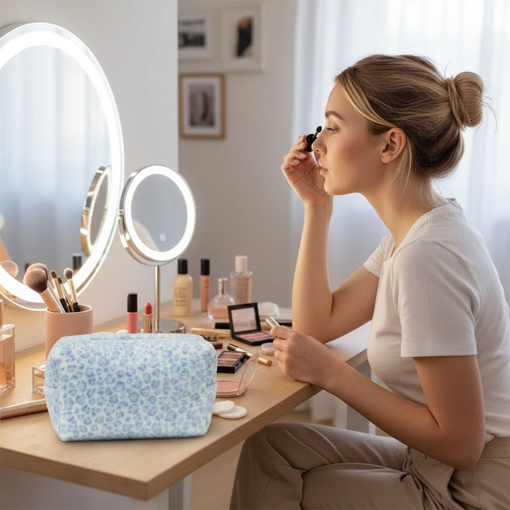 High Quality Fuzzy Makeup Bag  - Cosmetic Bags 评论和价格